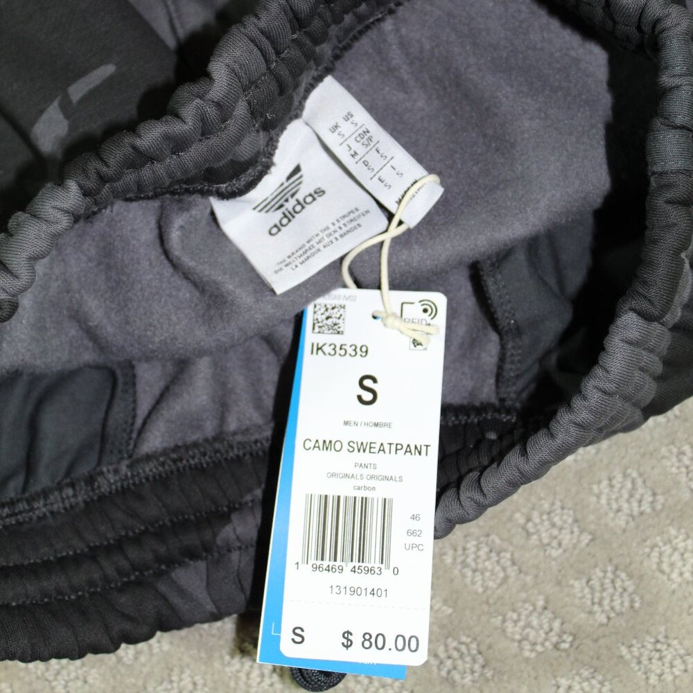 NEW in Bag Adidas Size Small Carbon Grey Camo Sweatpants - Picture 5 of 5